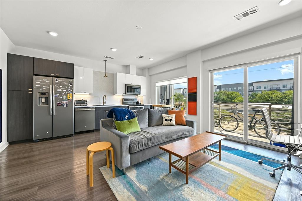 Foto principal - 4361 S Congress Ave