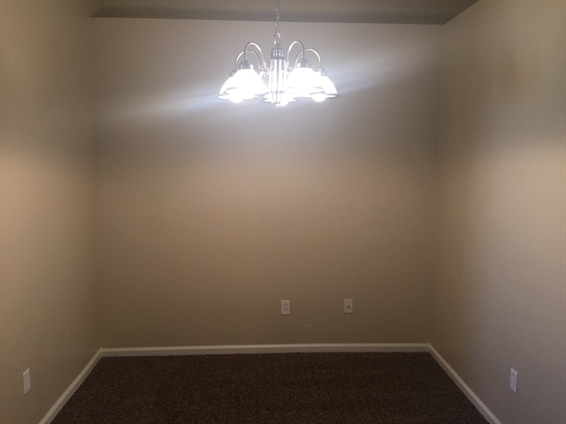 Building Photo - 2533 Royal Pointe Dr