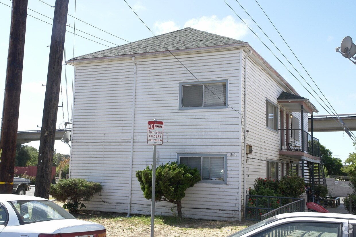 Building Photo - 33891 11th St