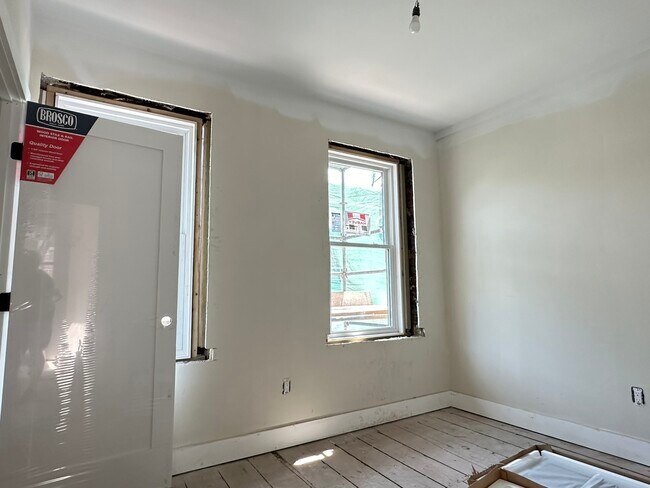 Building Photo - 62 N Margin St