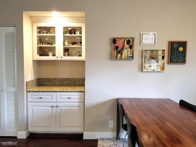 Building Photo - 3 br, 2.5 bath Condo - 228 Monterey Rd Apt E