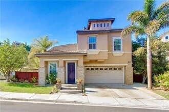 Building Photo - 2901 Llewellyn Dr