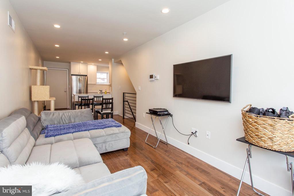 Photo - 2009 Oakford St (Philadelphia, PA)