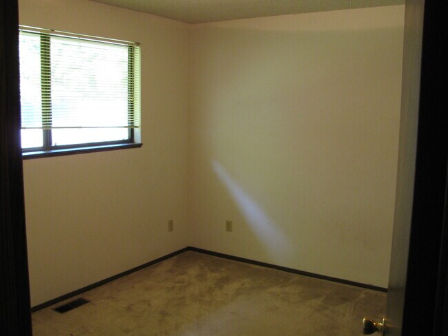 Foto del edificio - 12859 NW Dogwood St