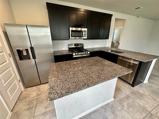 Building Photo - 260 Fabion St