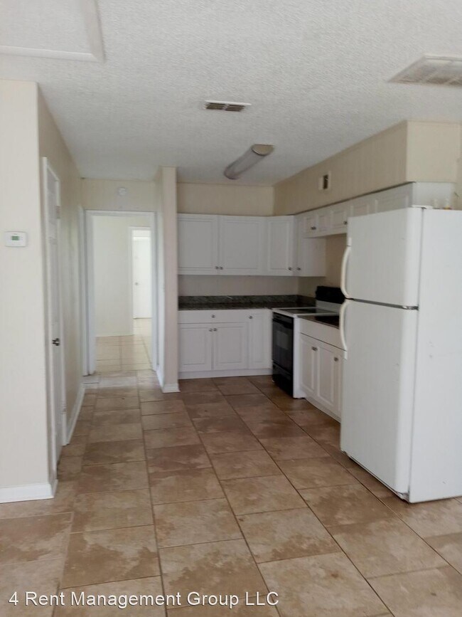 Building Photo - 2 br, 1 bath House - 643 S CR 419