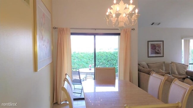 Building Photo - 3 br, 2 bath Condo - 2950 E Escoba Dr Apt L