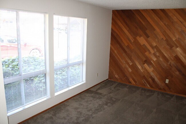 Building Photo - PENDING 1205 Marionola Way, Pinole CA (Cro...