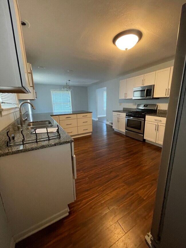 Cocina - 282 N Franklin St