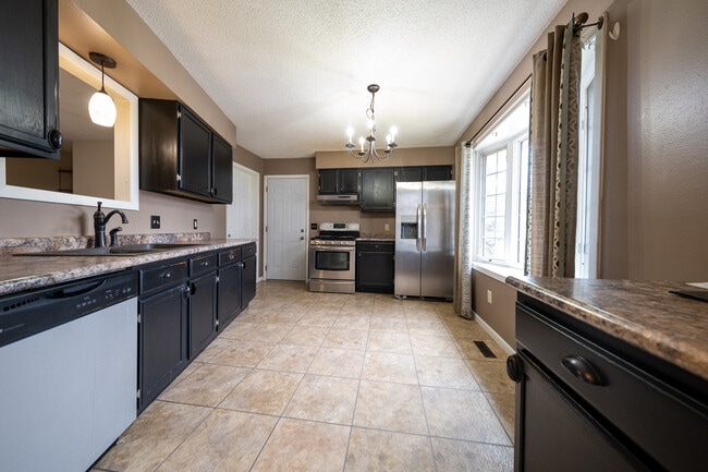 Building Photo - 1410 Greenwood Pl