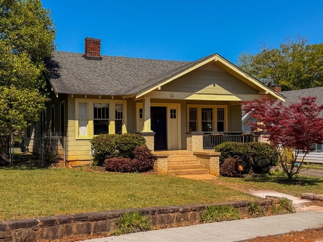 Foto del edificio - 11 Perry Rd