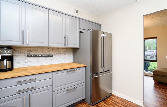 Building Photo - 5909 Tamar Dr