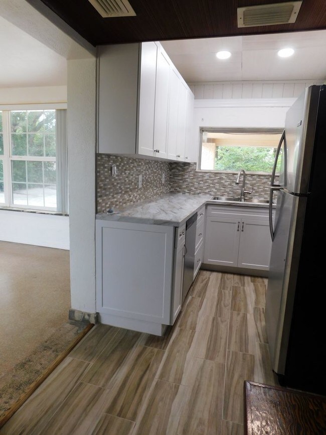 Building Photo - 2019 East Lake Dr. Casselberry Fl 32707