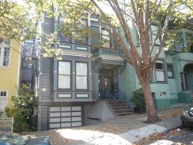 Building Photo - 145-147 Henry St