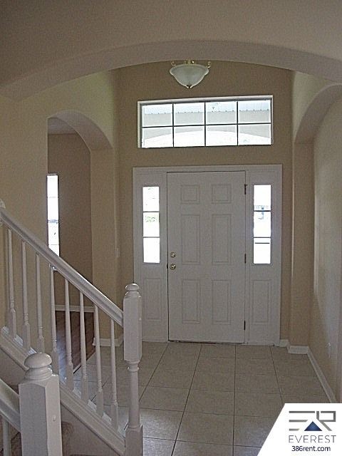 Building Photo - SPACIOUS 4/3/2 IN DESIRABLE SEMINOLE WOODS