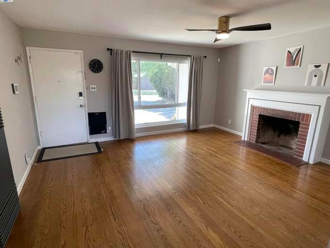 Building Photo - 2005 Joan Way