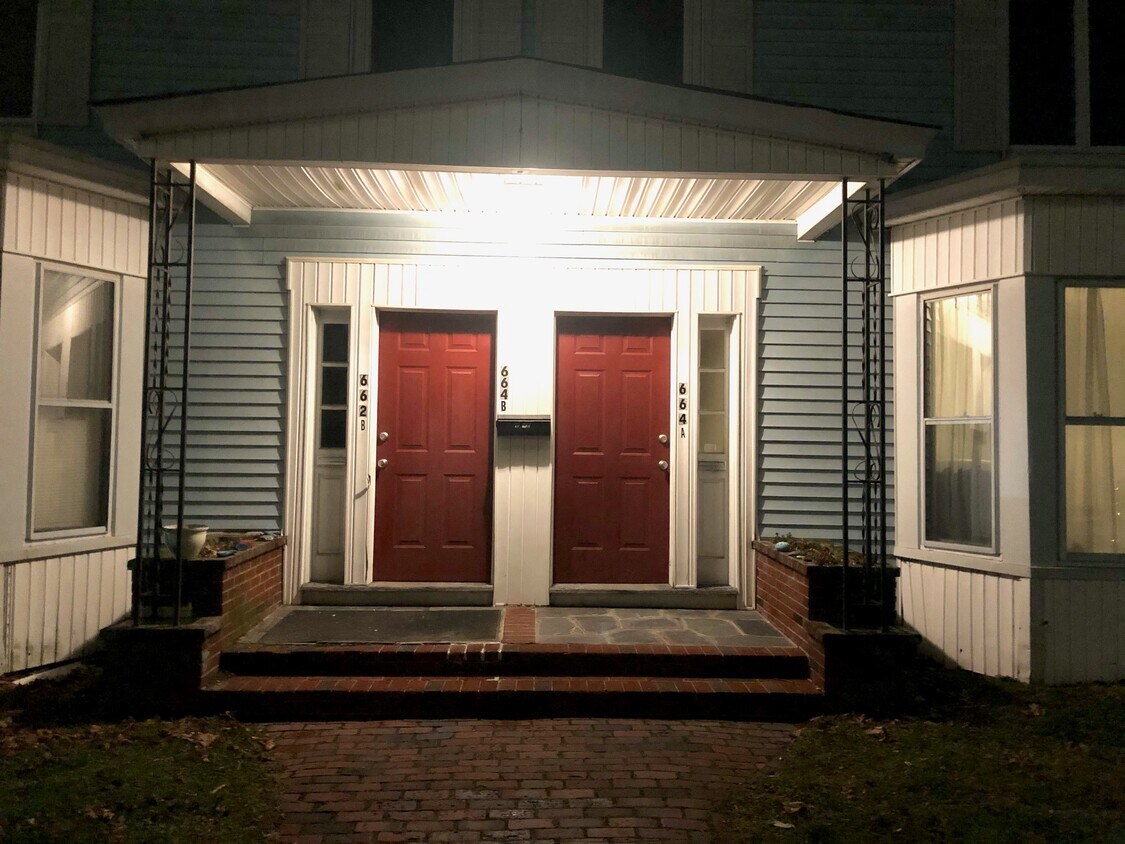 Primary Photo - 664 Central Ave