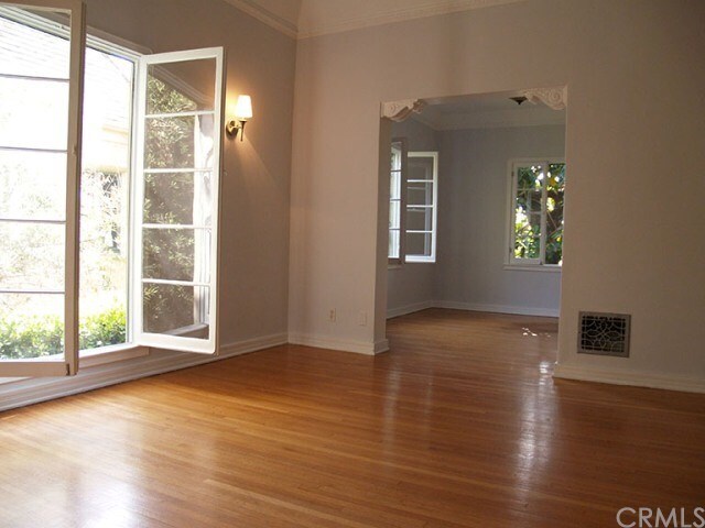 Foto del edificio - 1237 S Crescent Heights Blvd