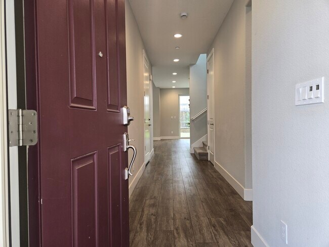 Front entry - 1429 Brody Bird Ln