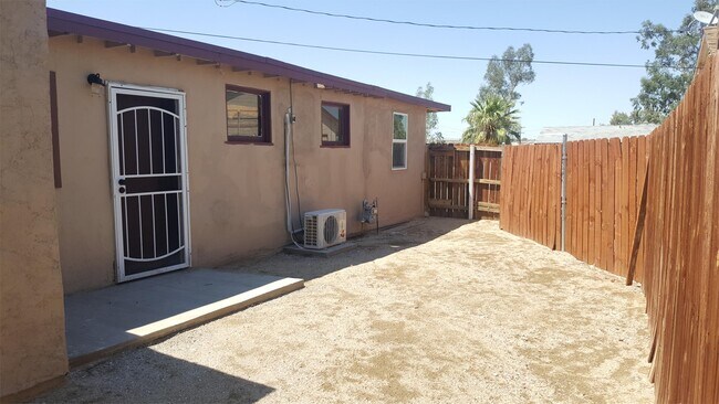 Foto del edificio - 72343 Old Dale Rd