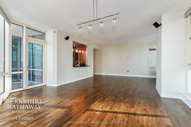 Foto del edificio - 505 N MCCLURG Court