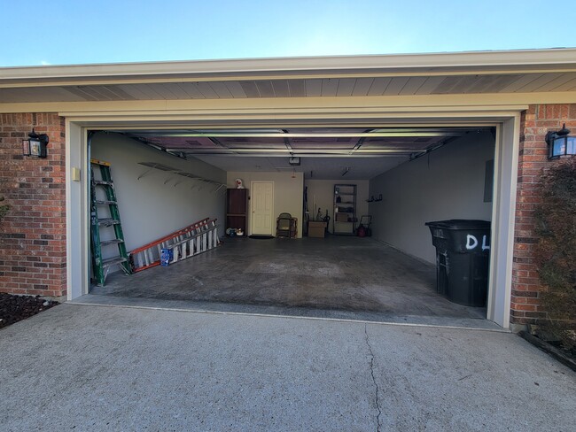 Photo - 1216 Pebble Creek Dr House