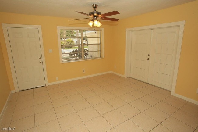 Building Photo - 3 br, 2 bath House - 939 SW 34th Street
