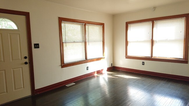 Foto del edificio - 3700 W 167th St