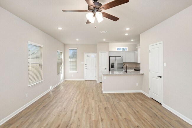 Foto del edificio - Brand New 3/2.5 Townhome