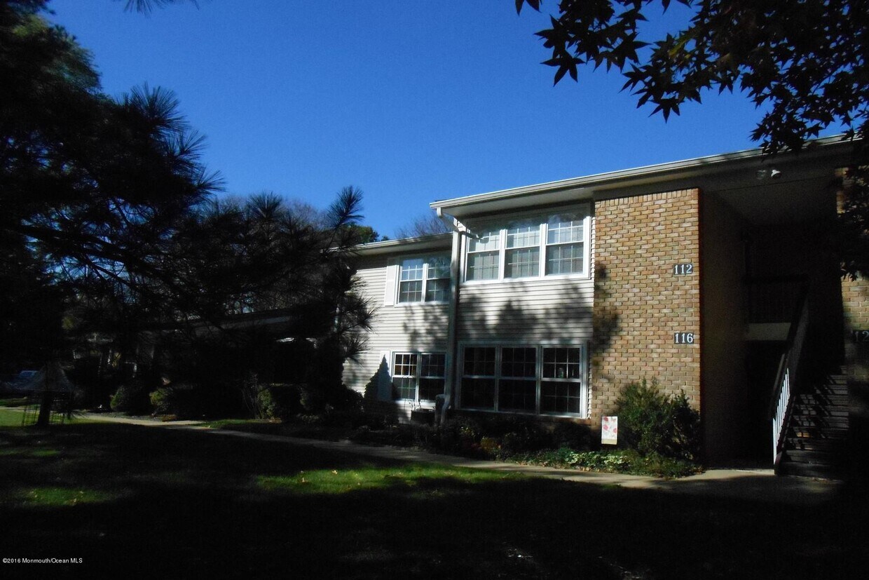 Foto principal - 112 Arrowwood Ct
