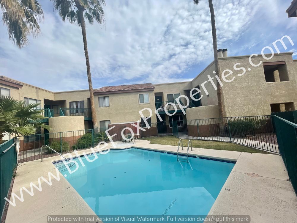 Primary Photo - 3690 N Country Club Rd