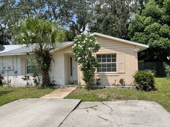 1/2 Duplex in Winter Park - 1/2 Duplex in Winter Park House