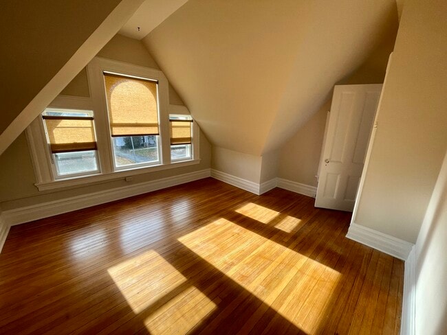 Room 1 - 323 Claremont Ave