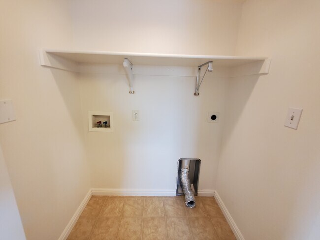 Building Photo - 3118 E Chasewood Dr