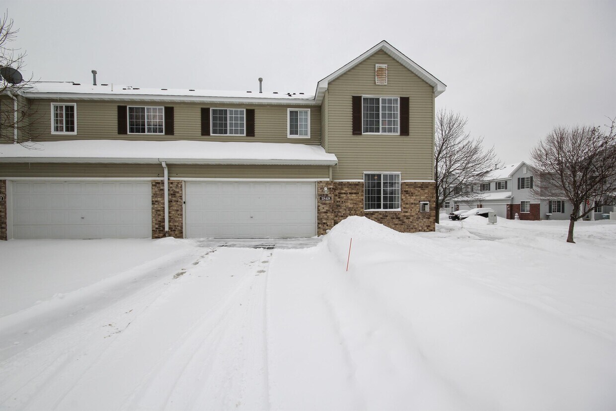 Primary Photo - 1848 Mockingbird Ave