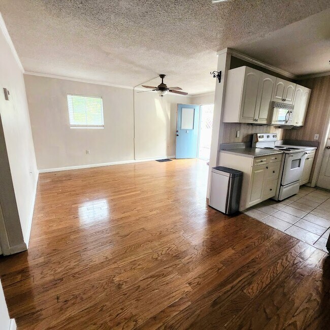 Foto del edificio - 320 Lakeview St