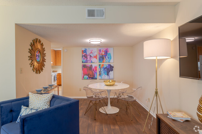 2BR,1.5BA - The Estates At Lafayette Square