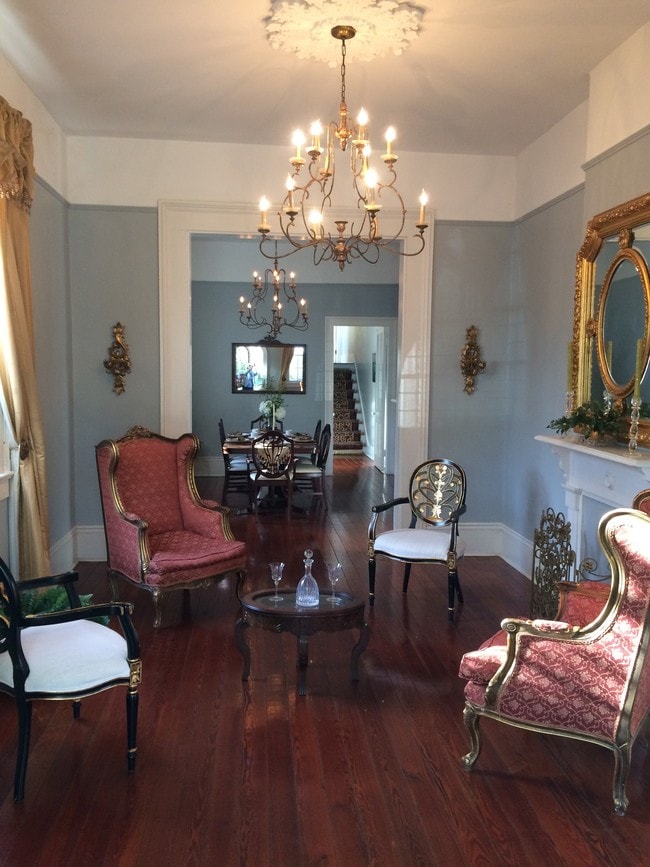 2 REPISAS DE CHIMENEA, PISOS HDWD - 400 Millaudon St