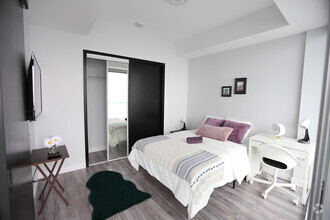 Building Photo - Deluxe Room - Waterfront Toronto