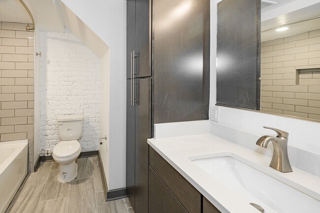 Photo - One bedroom in historic downtown Richmond Apartment