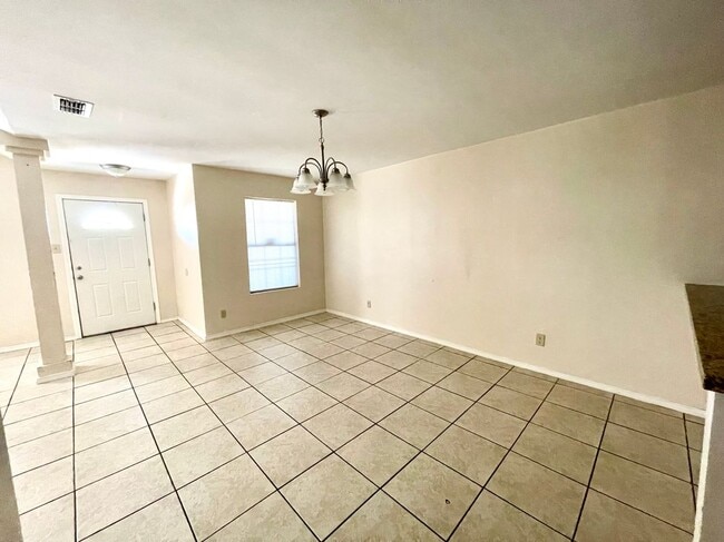 Building Photo - 231 Malaga Dr