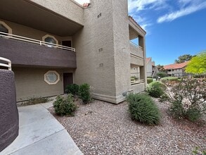 Building Photo - 5064 S Rainbow Blvd