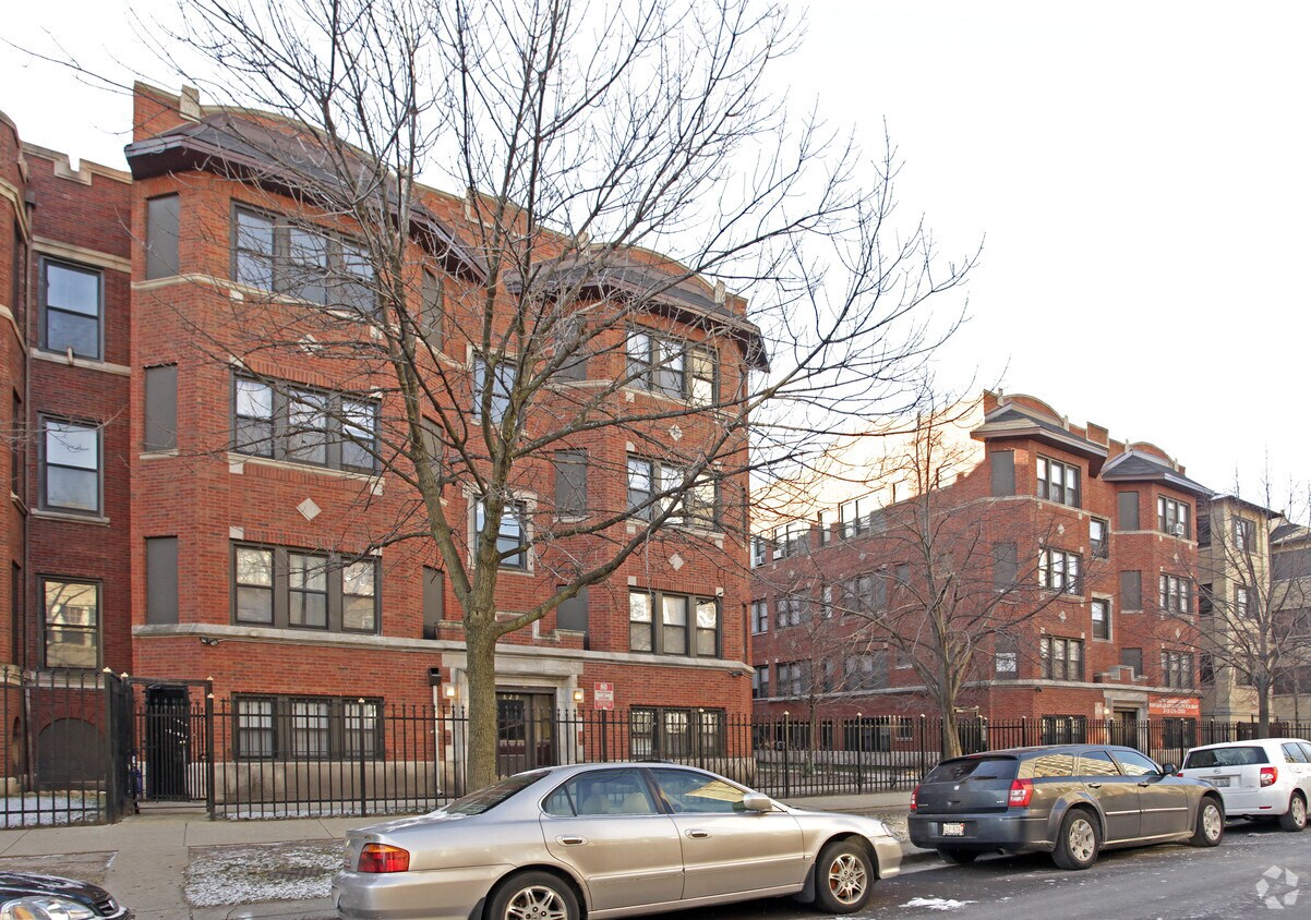 Foto del edificio - 829 W Sunnyside Ave
