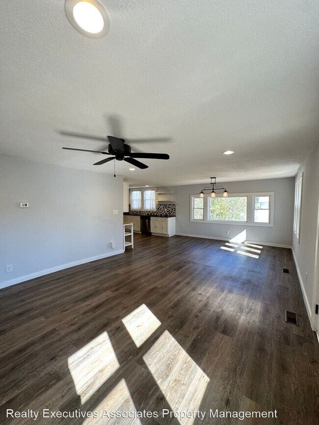 Foto del edificio - 3 br, 2 bath House - 2349 Brown Rd