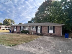 Building Photo - 402 Parrish St