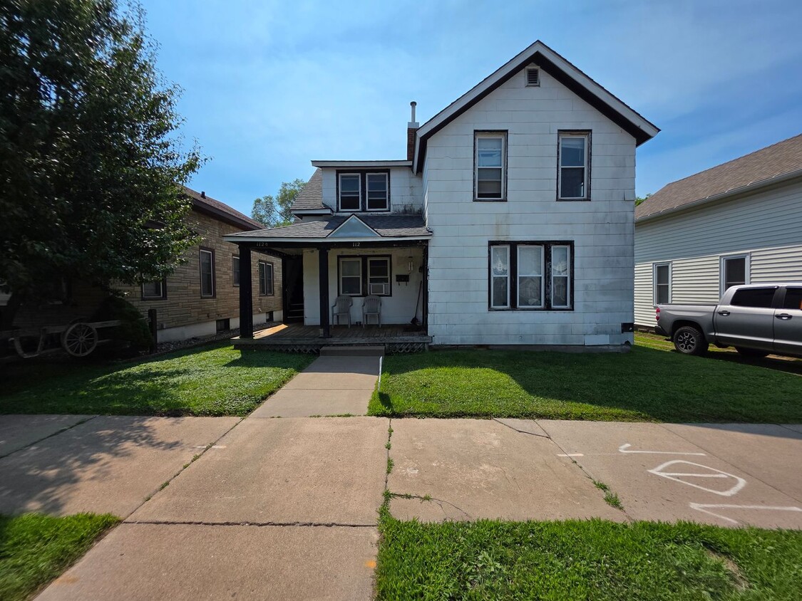 Primary Photo - 112 S Main St