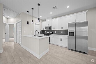 Building Photo - 929 Green Meadow Ln