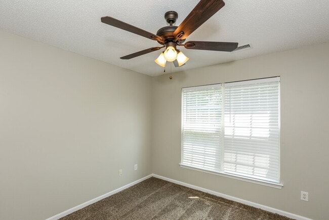 Building Photo - 8445 Angwin Pl