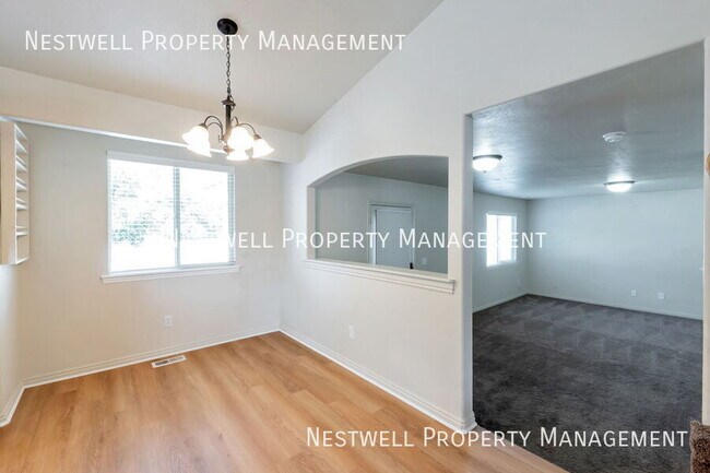 Foto del edificio - 3508 New Land Loop