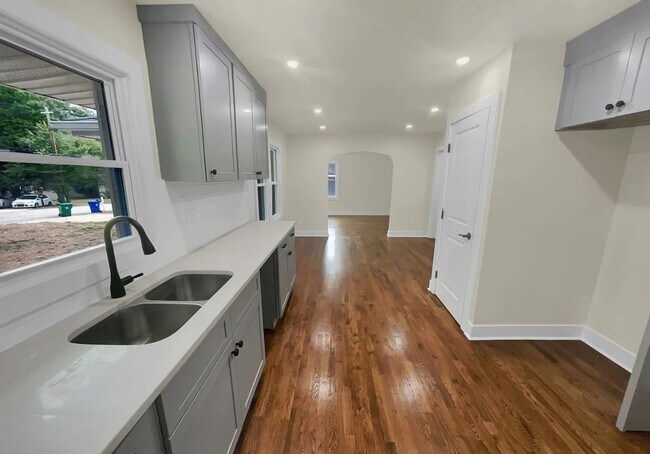 Building Photo - Charming 3BR House in Decatur